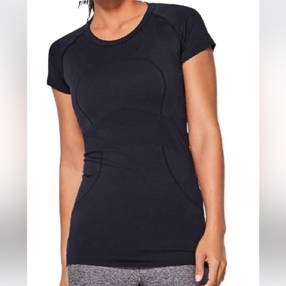 lululemon athletica Tops - LULULEMON SWIFTLY TECH SHORT SLEEVE BLACK COLOR SIZE 8 EUC